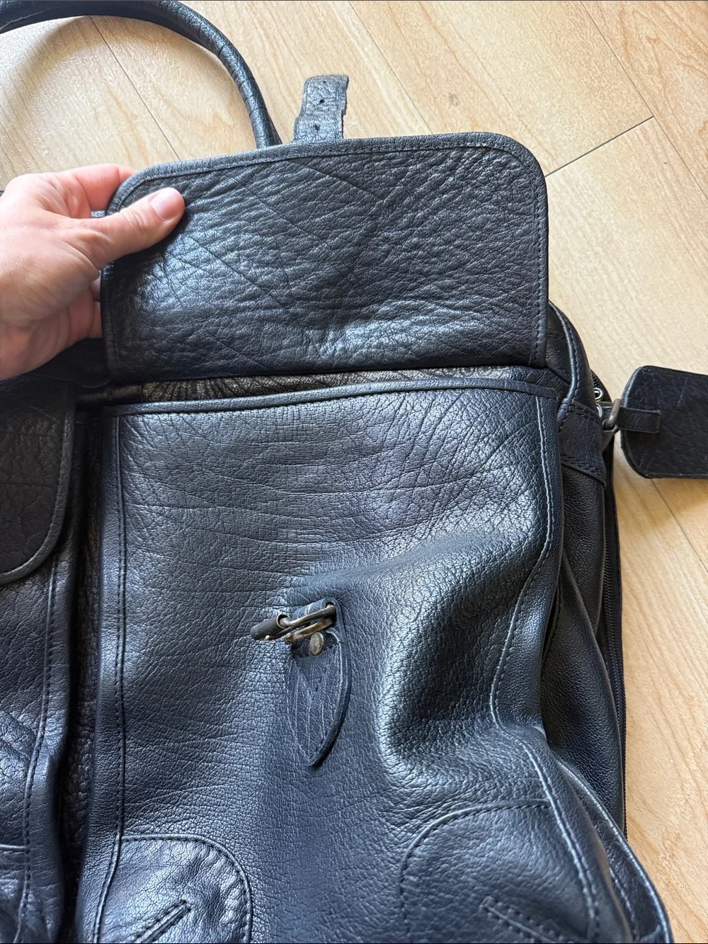Black Leather Men’s Briefcase with Dual Front Pockets